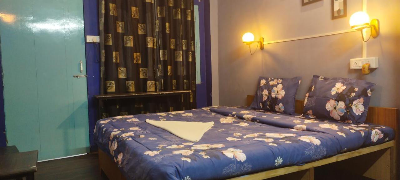 Banaras Rest House Varanasi Eksteriør bilde